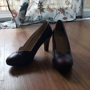 Cinderella of Boston, size 3 work heels, maroon color